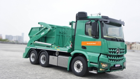 Mercedes-Benz Arocs 6x4 Bauschuttcontainer LKW 1:14 KIT